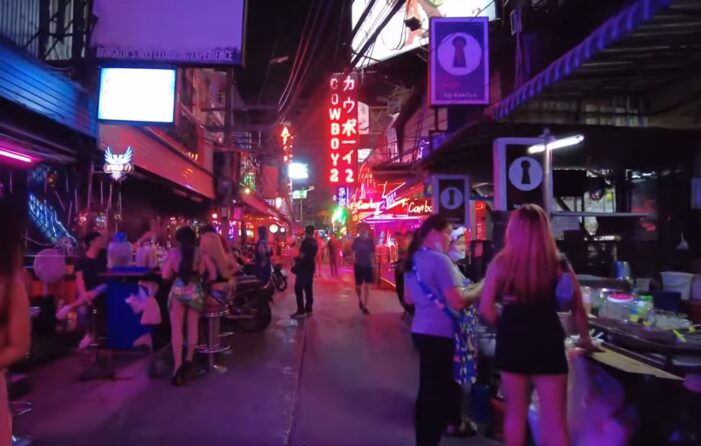 Bangkok Nightlife Guide Nana Plaza In Red Light District Area Grand Sukhumvit Hotel 2455